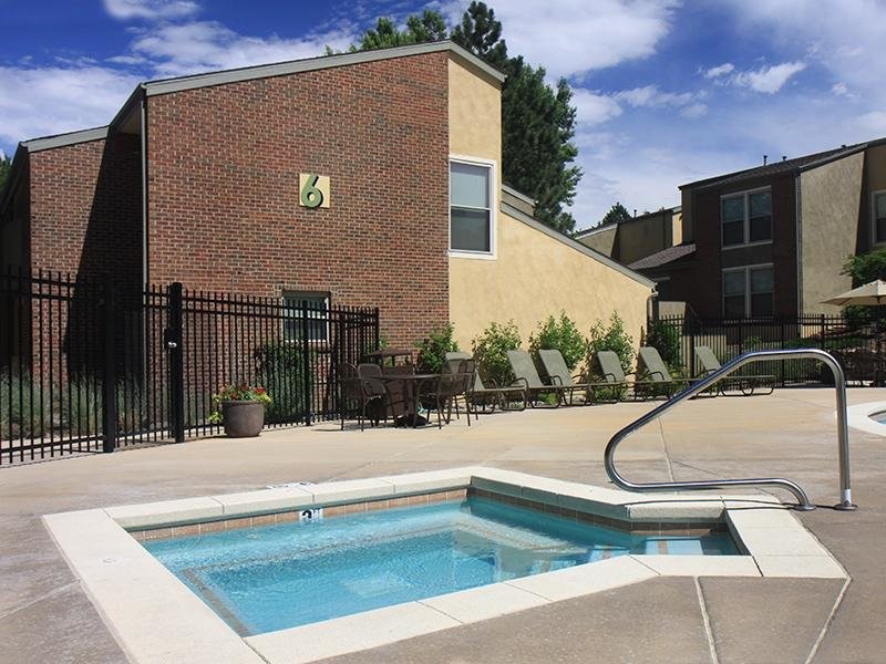 Hot Tub | 25 Broadmoor Apartments