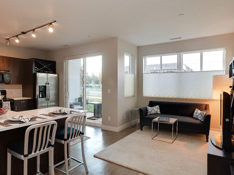 Front Room | Boulder View Apartments in Boulder CO